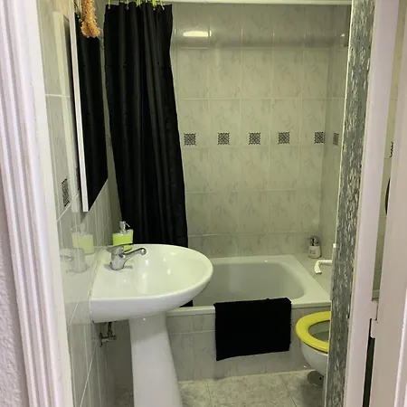 Teneguia-yumbo Li Apartment *